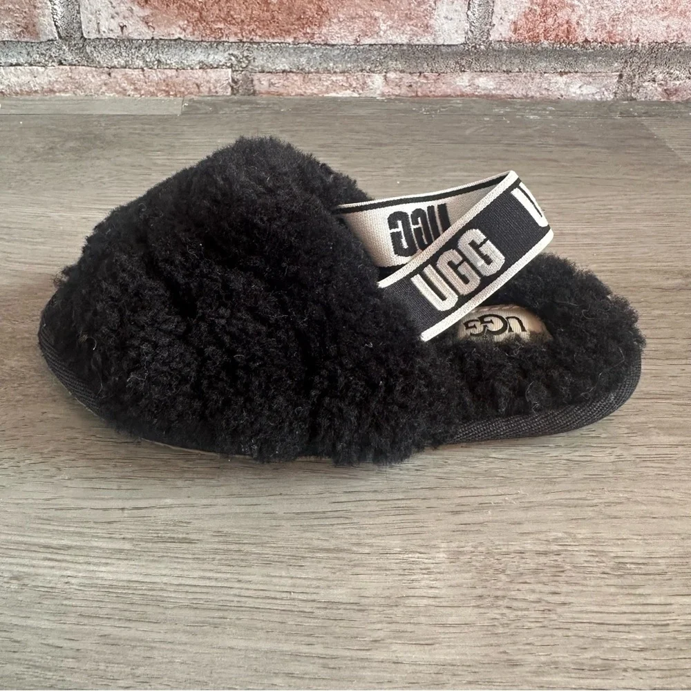 UGG Fluff Yeah Black Slipper Furry Kids 9 Slip On Sandal Logo Back Slide